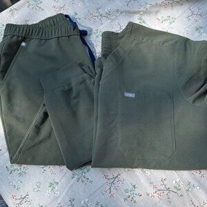 FIGS Mens Scrubs Green Technical Collection Set Size Large - EUC